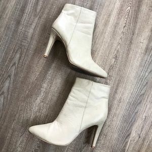 H&M OFF WHITE HEEL BOOT 38